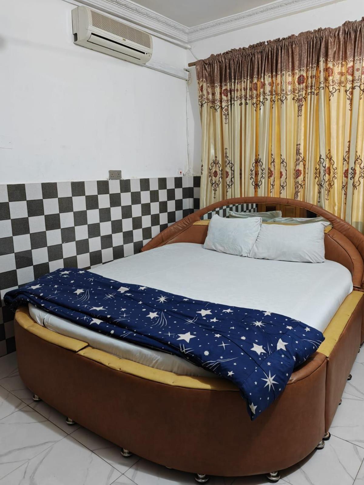 Elizz Guest House Janman Екстериор снимка