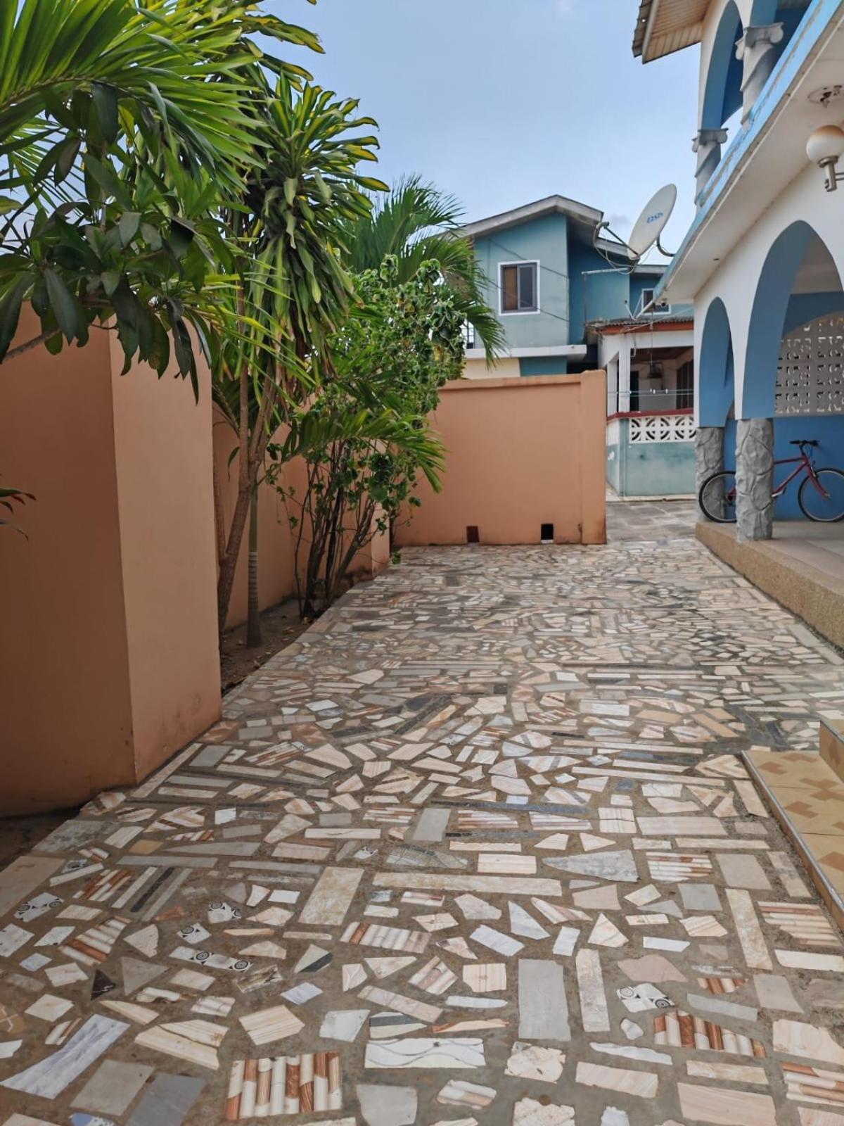 Elizz Guest House Janman Екстериор снимка