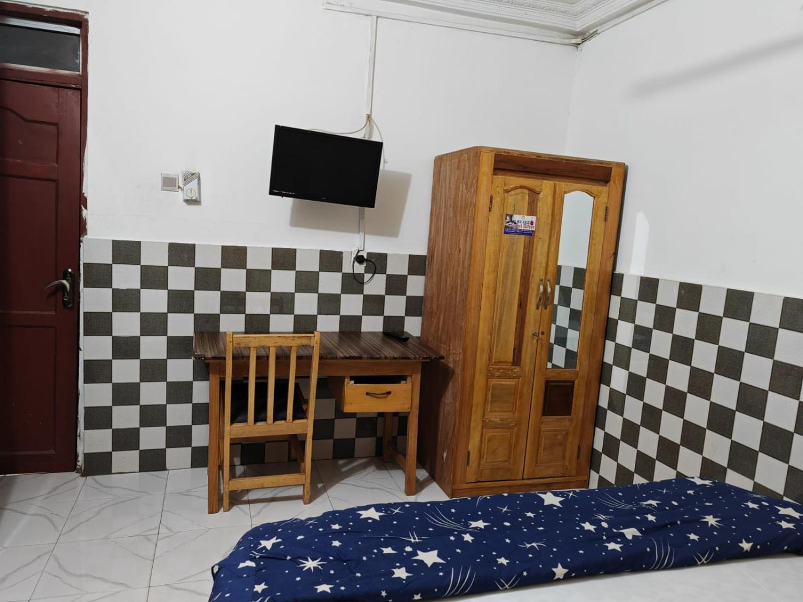 Elizz Guest House Janman Екстериор снимка