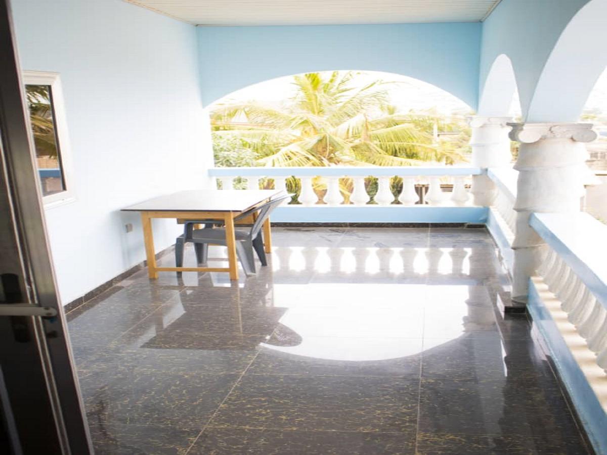 Elizz Guest House Janman Екстериор снимка
