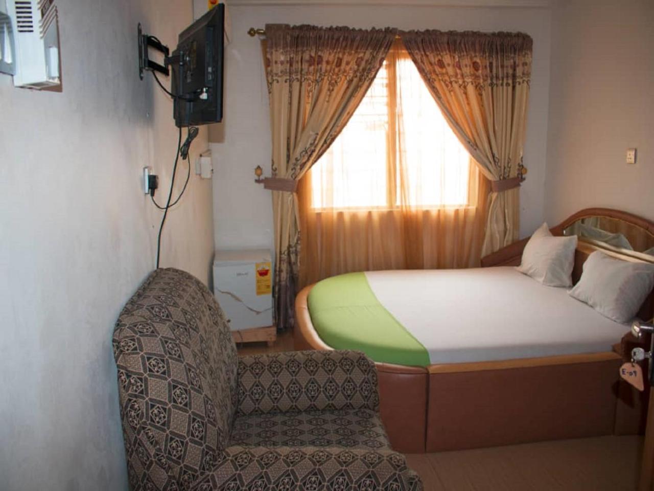 Elizz Guest House Janman Екстериор снимка