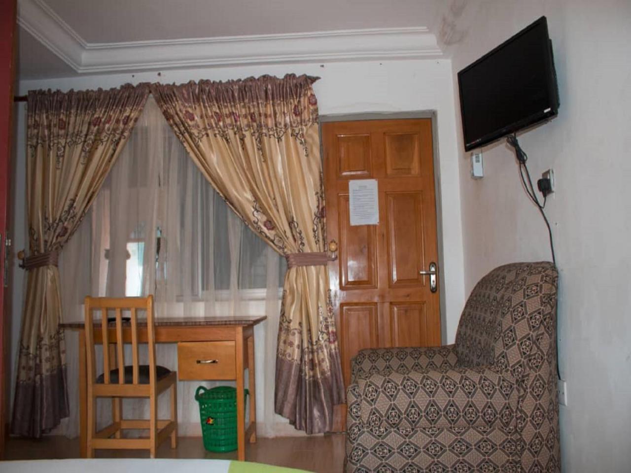 Elizz Guest House Janman Екстериор снимка