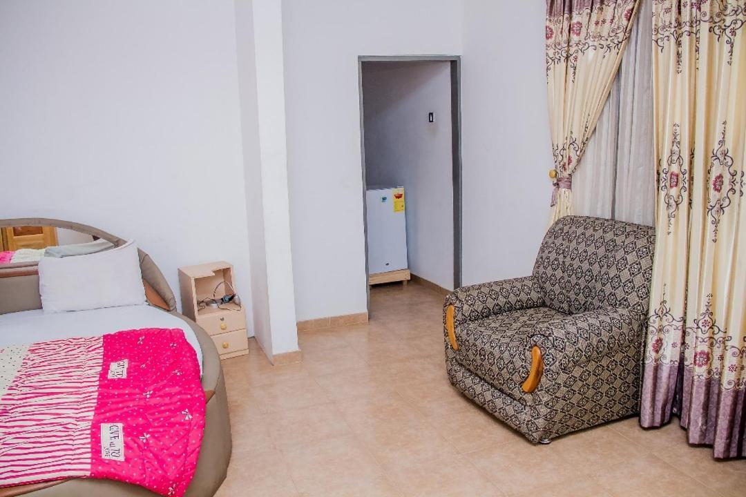 Elizz Guest House Janman Екстериор снимка
