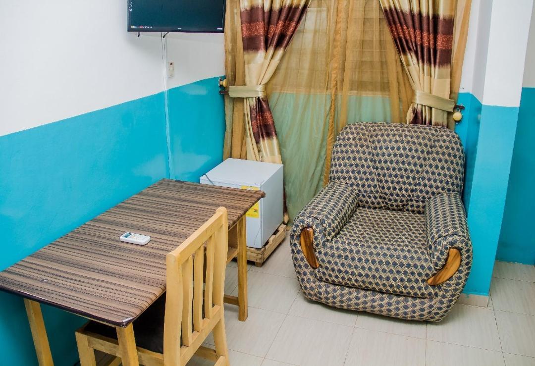 Elizz Guest House Janman Екстериор снимка