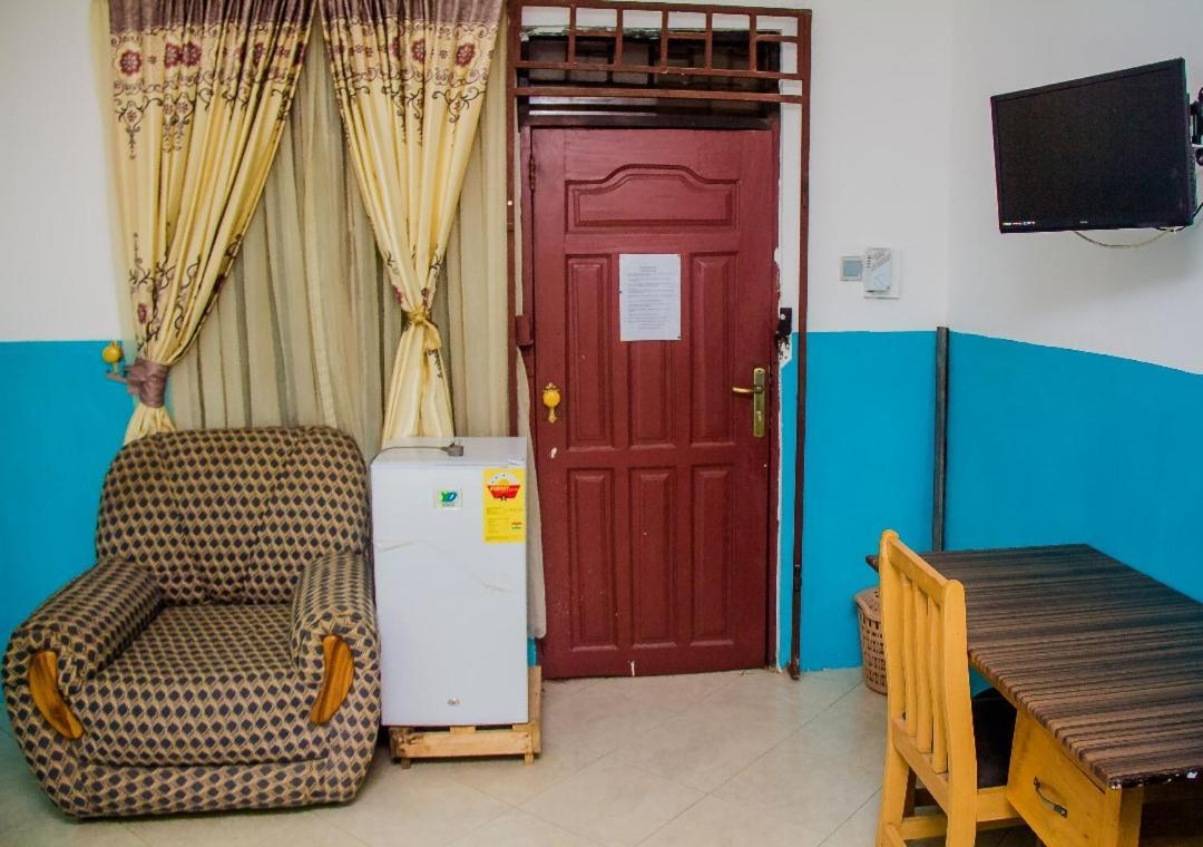 Elizz Guest House Janman Екстериор снимка