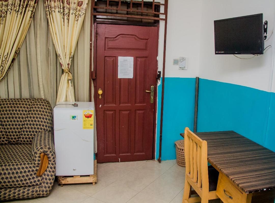 Elizz Guest House Janman Екстериор снимка